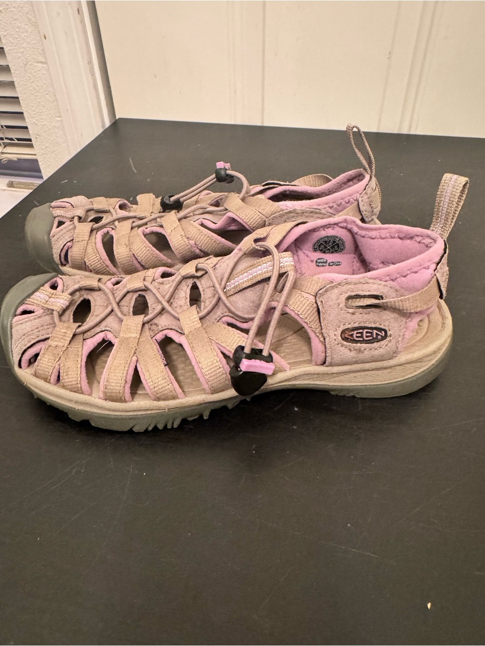 Keen Women's Whisper Closed Toe Hiking Sandals Rose Brown Pink US 7.5